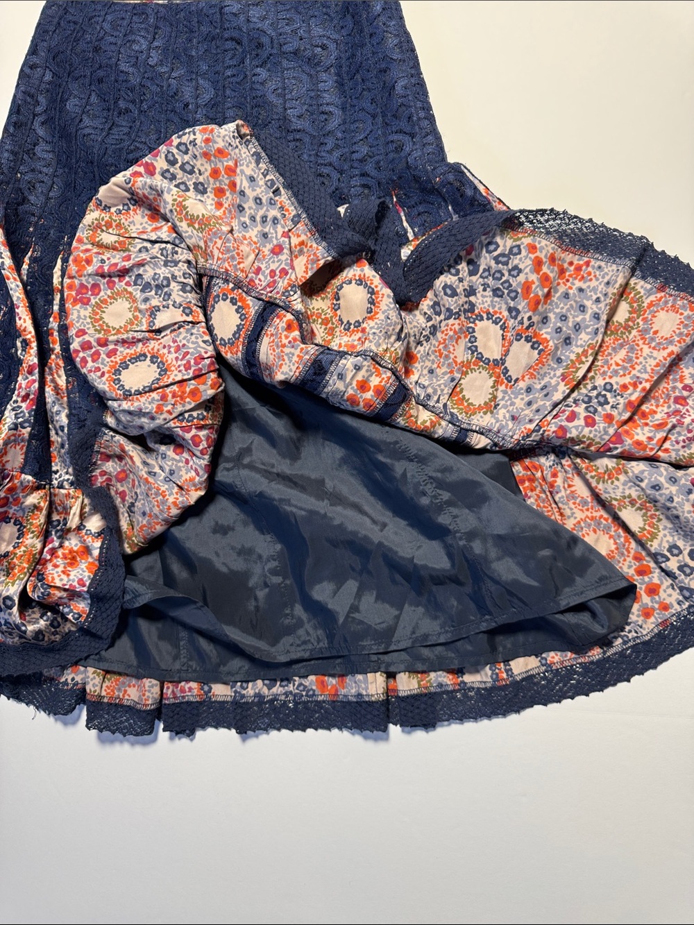 FREE PEOPLE 100% Silk Navy Blue Lace Floral Tiered Pleated Midi Skirt BOHO 2 - Picture 6 of 11